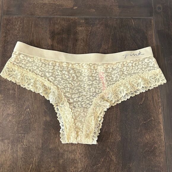Pink Victoria’s Secret cheek star thong lace Sz- Medium - Picture 1 of 9